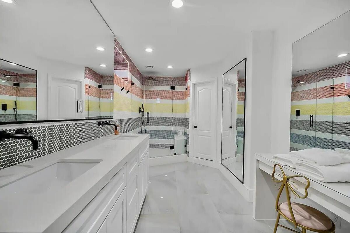 Villa Luxurious 7br Mansion W Pool, Gym, & Casita *