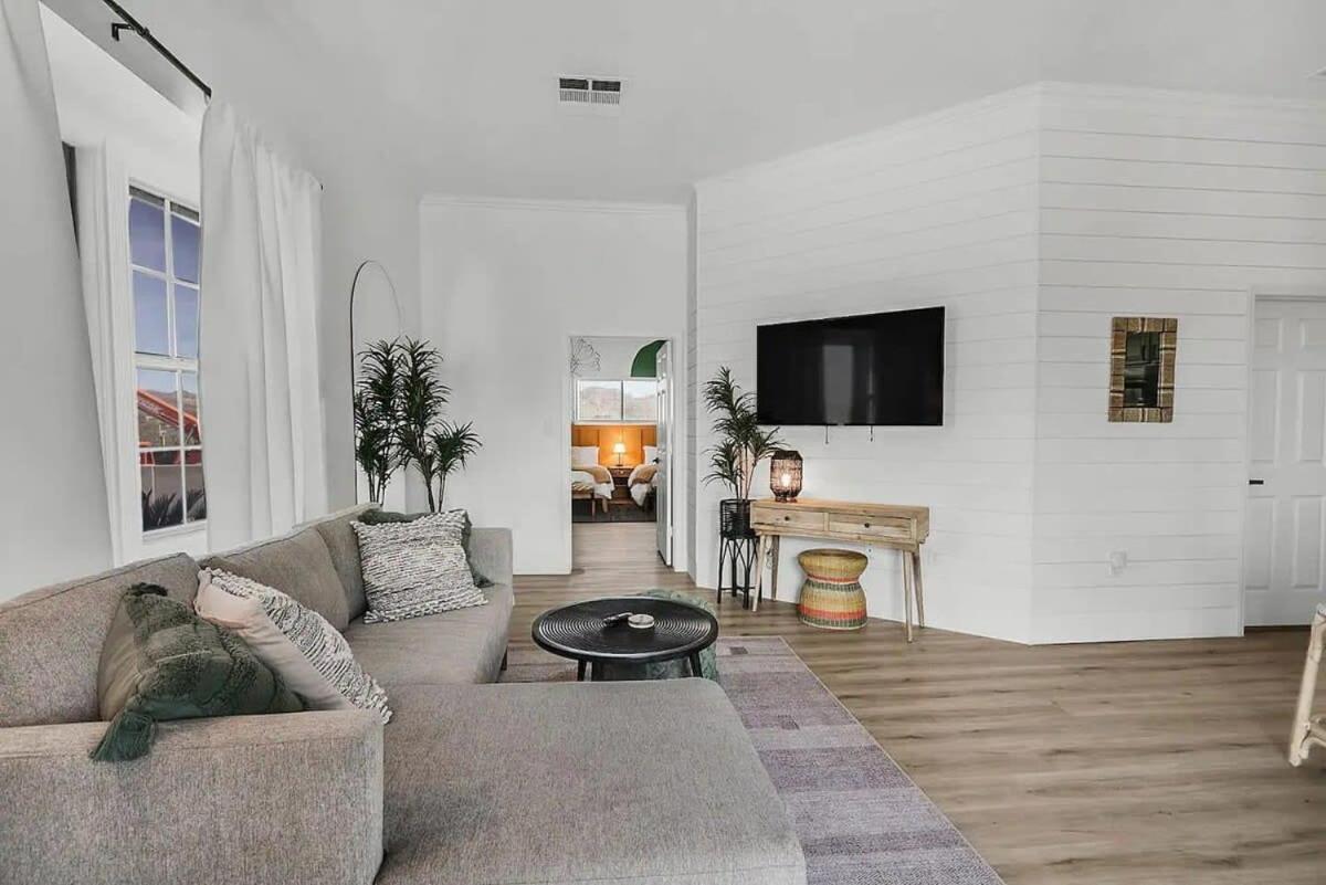 Luxurious 7br Mansion W Pool, Gym, & Casita